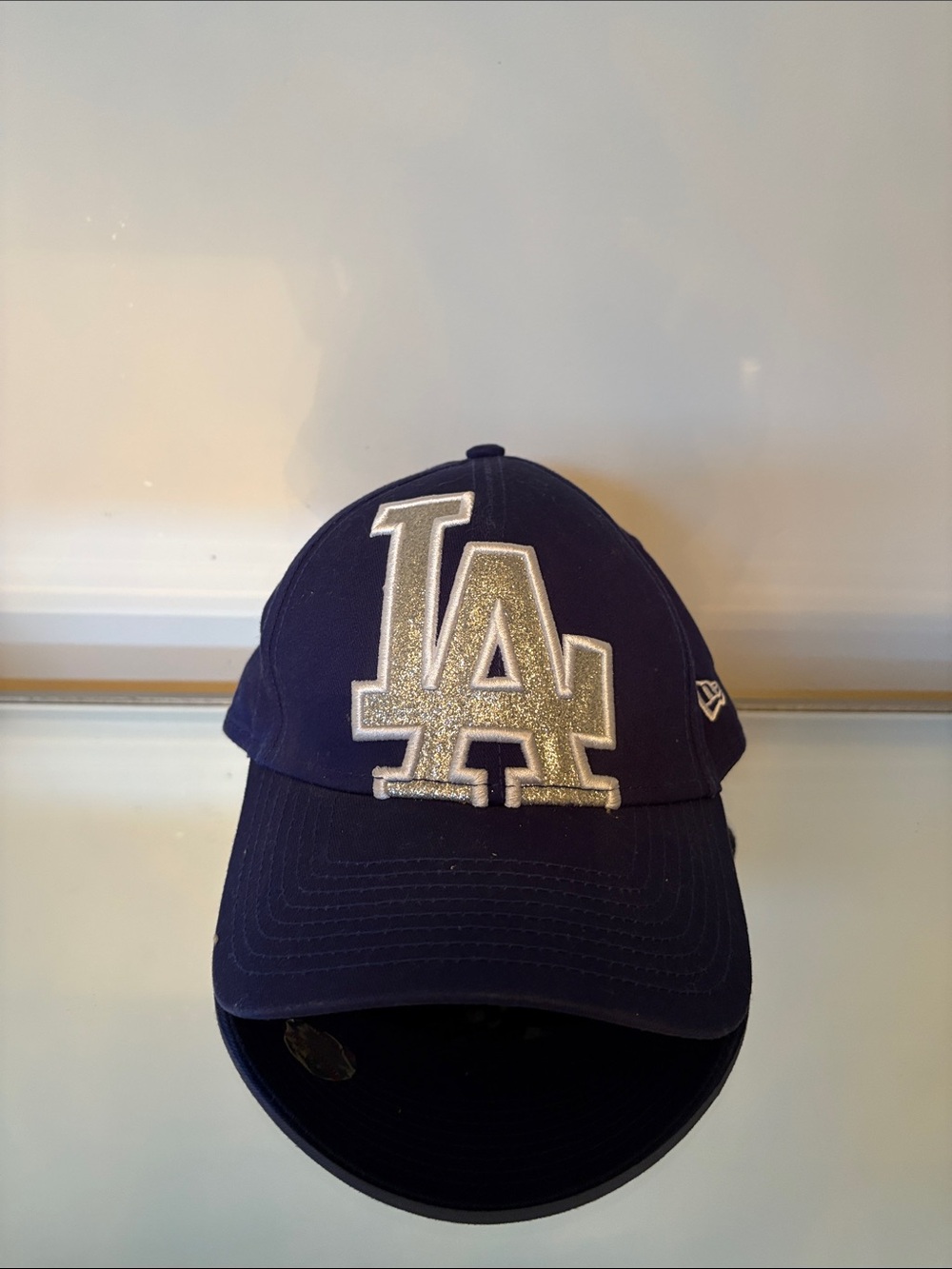 Women’s Era LA (Dodgers) Glitter Logo Cap in Navy and Silver